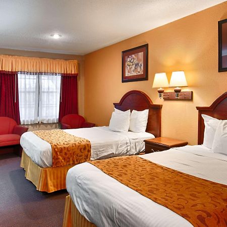 Best Western Delhi Inn מראה חיצוני תמונה