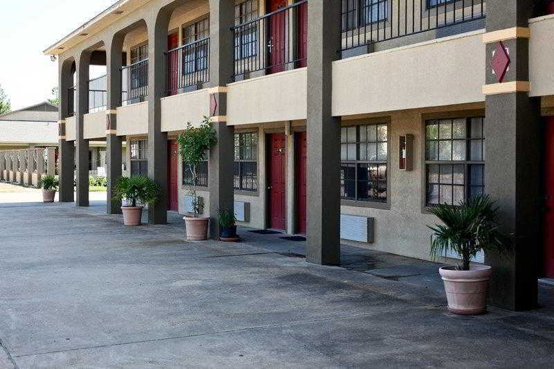 Best Western Delhi Inn מראה חיצוני תמונה