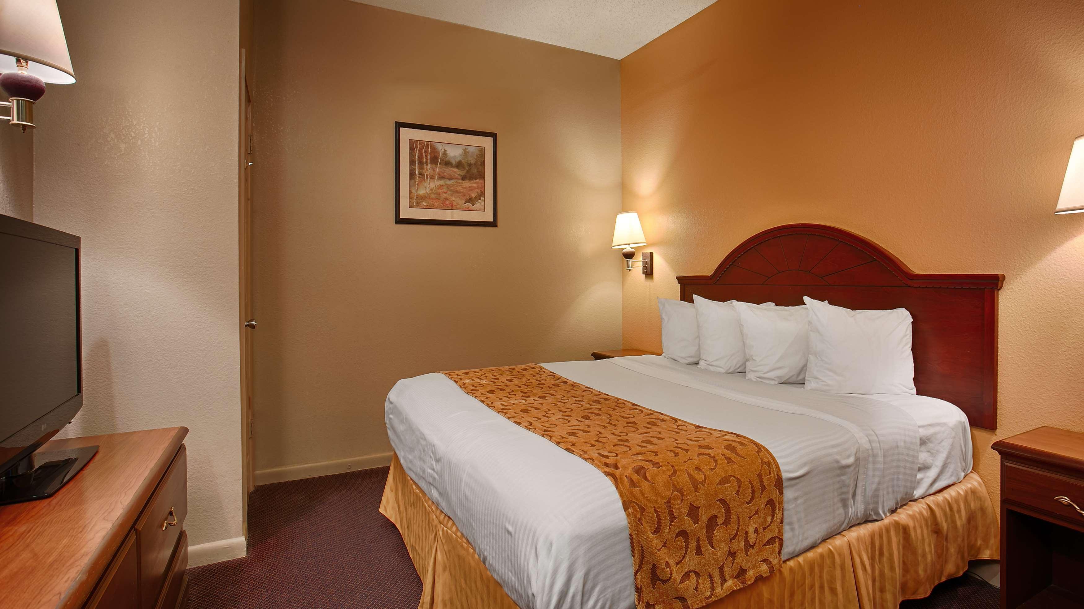 Best Western Delhi Inn מראה חיצוני תמונה