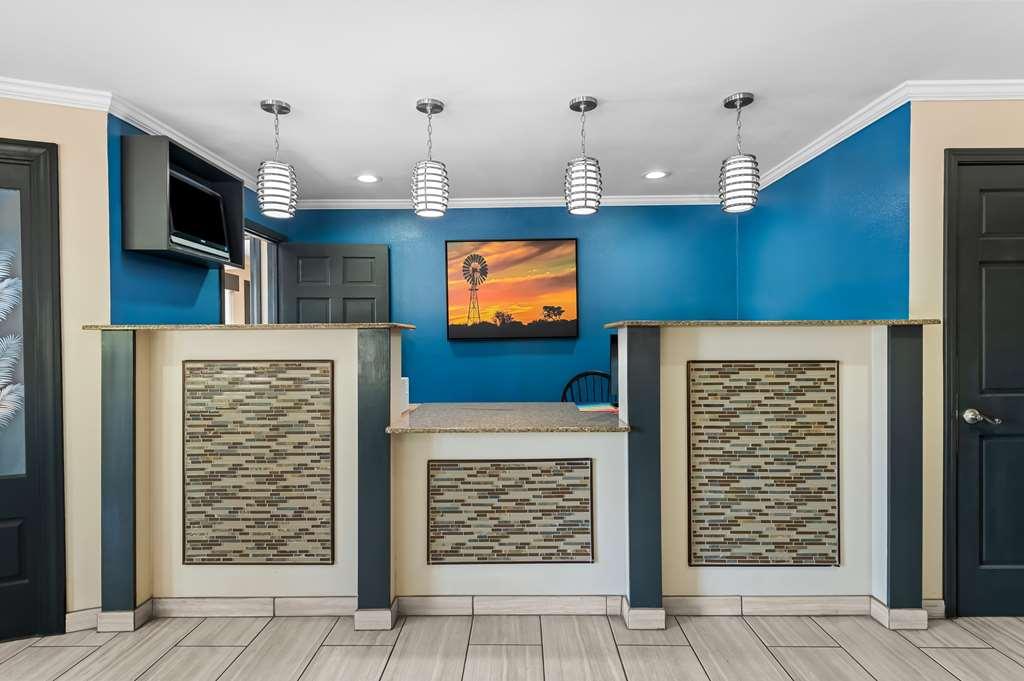 Best Western Delhi Inn מראה פנימי תמונה
